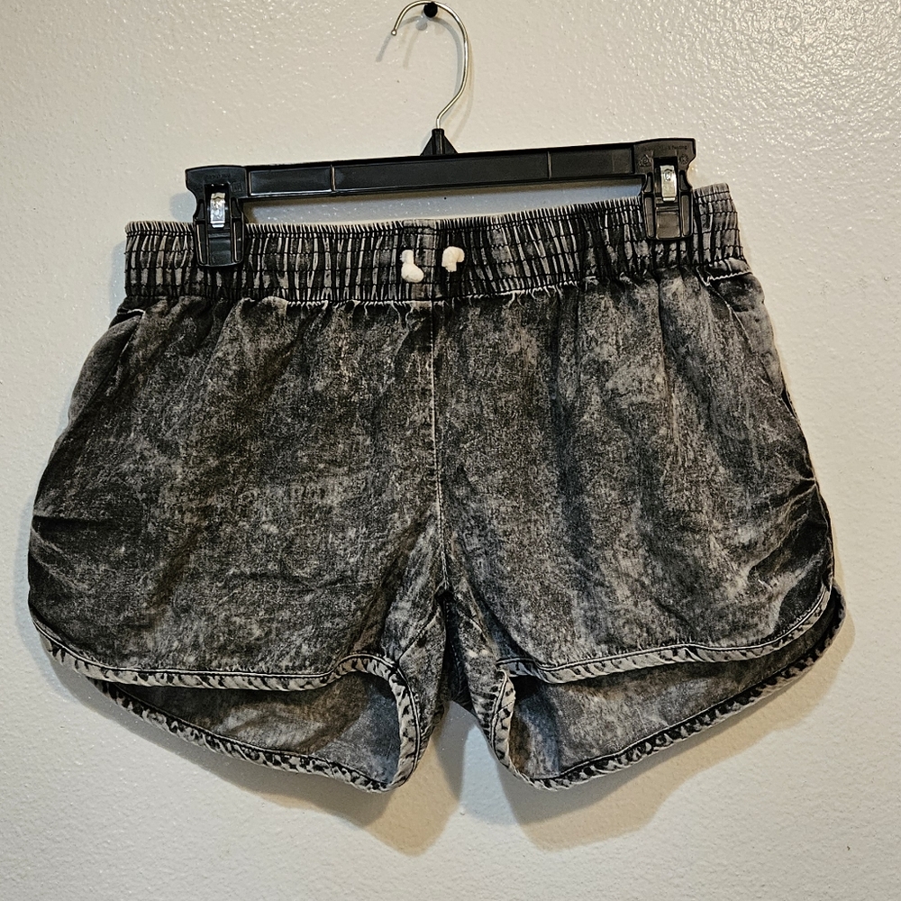 Obey size M 100% cotton shorts